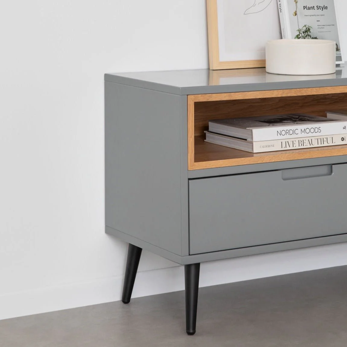 DALAWER NIGHTSTAND | שידת לילה מעץ ומתכת 55/40 ס"מ, עם מגירה ומדף פתוח - Image 3