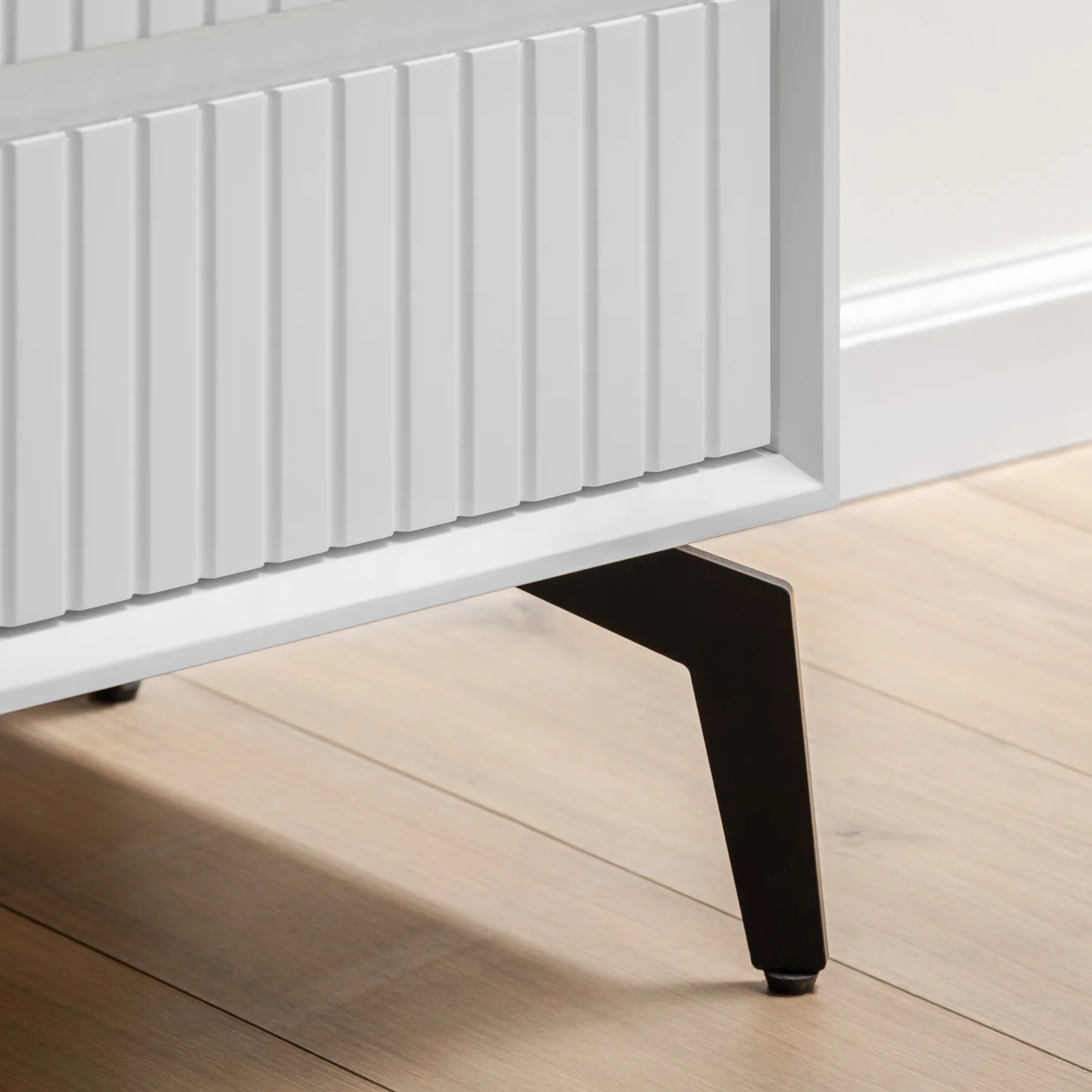 GENOA NIGHTSTAND | שידת לילה מעץ ומתכת 52/40 ס"מ, עם מגירות - Image 5