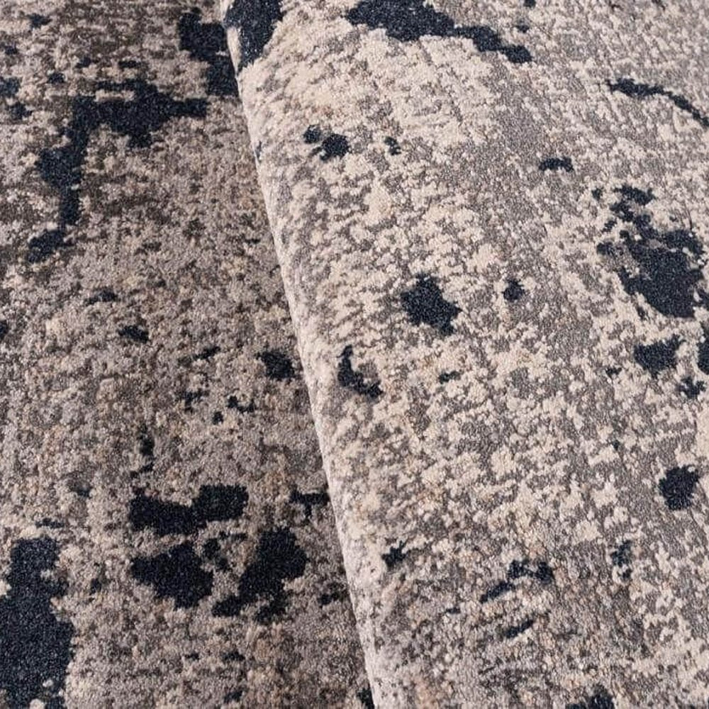 TINT | שטיח מעוצב בגווני בז' ושחור - Image 3